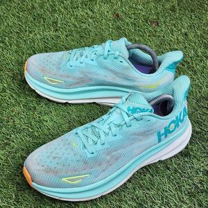 HOKA CLIFTON 9 - Womens Athletic Shoes - SIZE 9B
